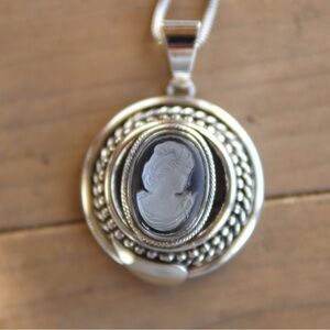 Vintage Cameo Necklace